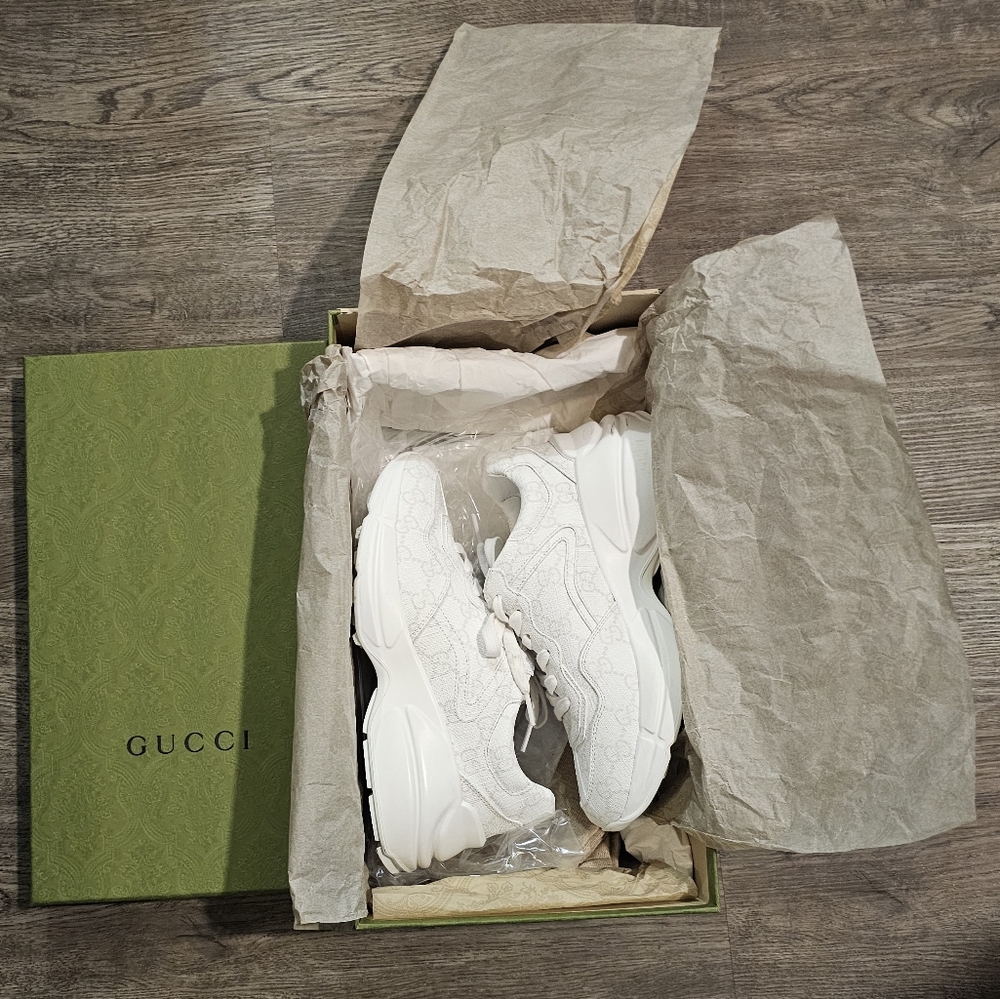 Gucci Ryton Women's White Sneakers - Picture 3 of 7